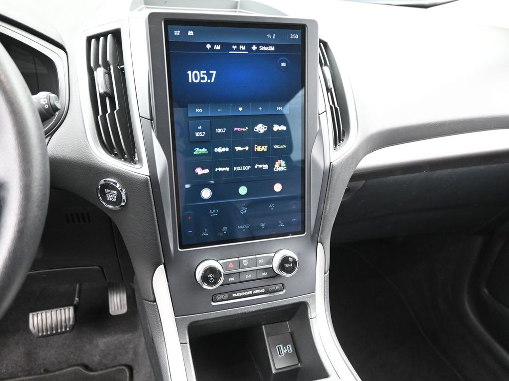 2024 Ford Edge SEL photo 12