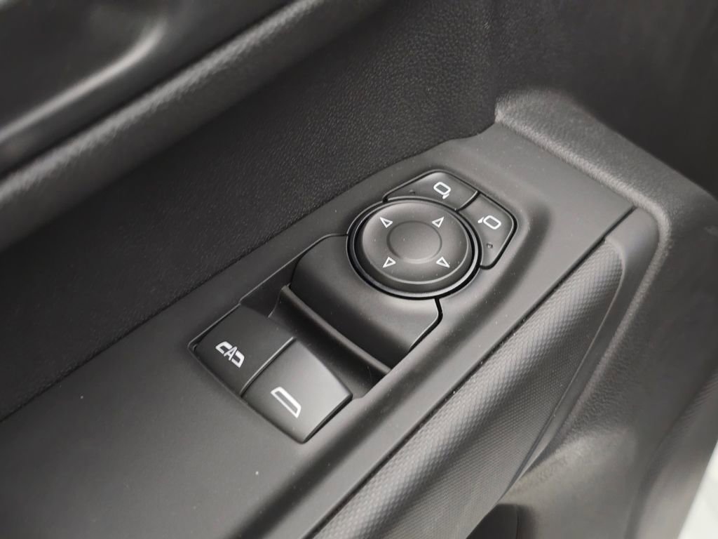 2025 Chevrolet Silverado 1500 photo 2