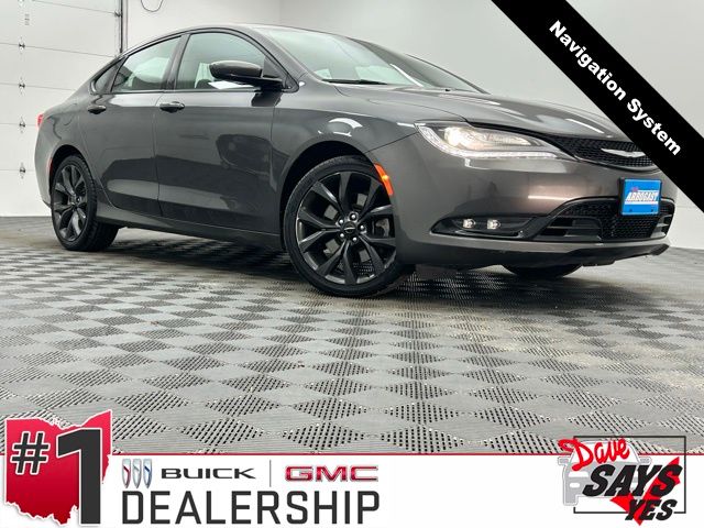 2015 Chrysler 200 S's photo