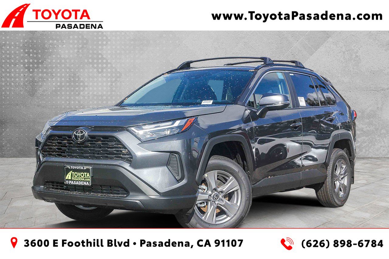 2025 Toyota RAV4 XLE's photo