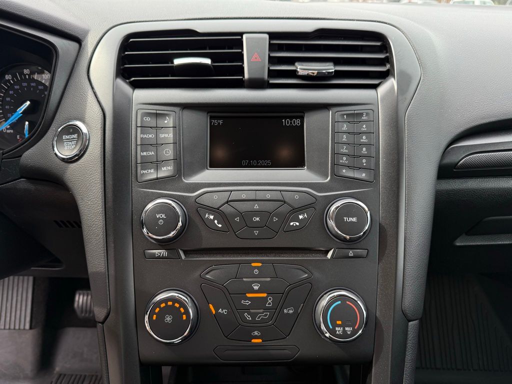 2018 Ford Fusion SE photo 15