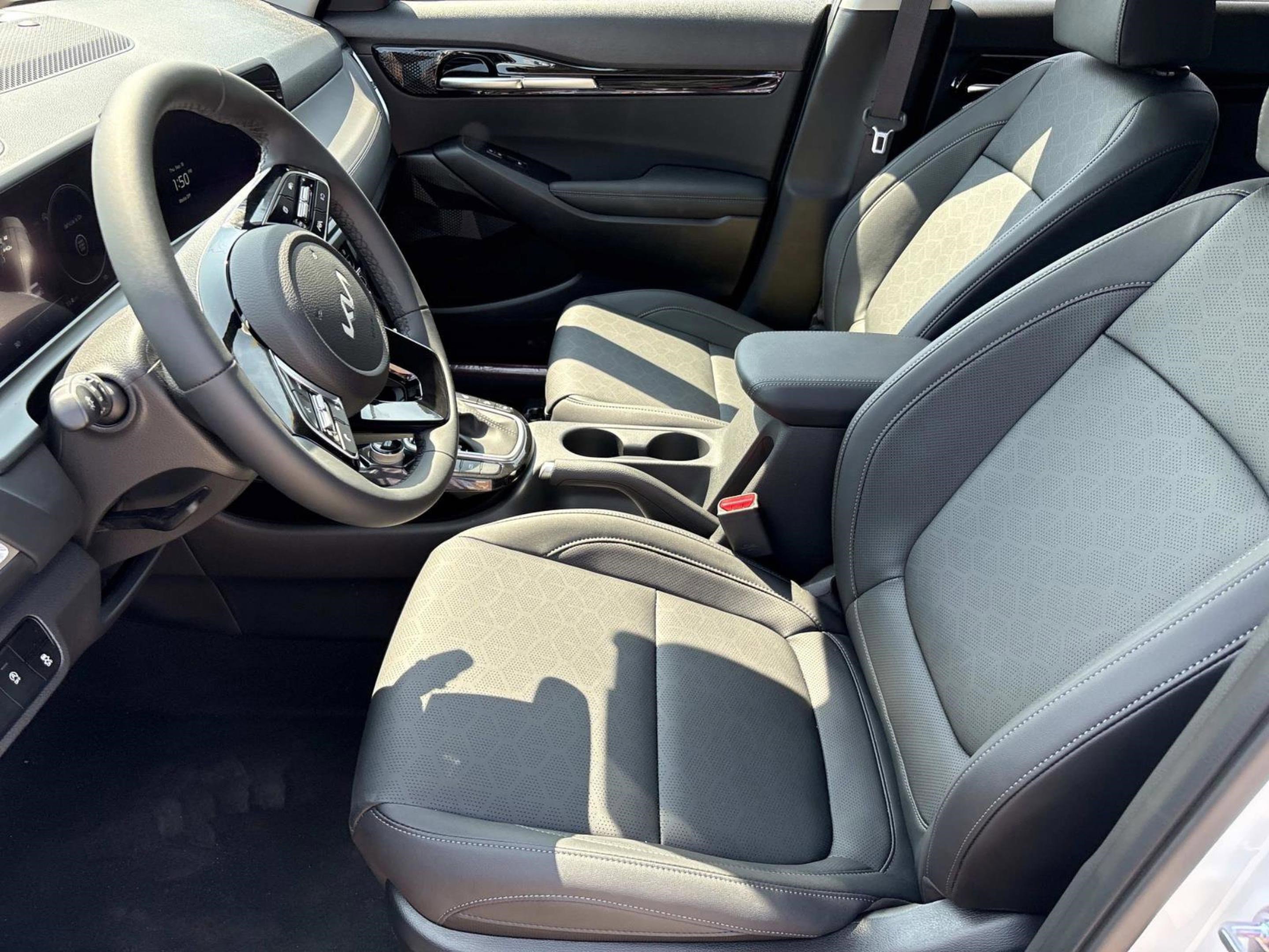 2026 Kia Seltos EX photo 19