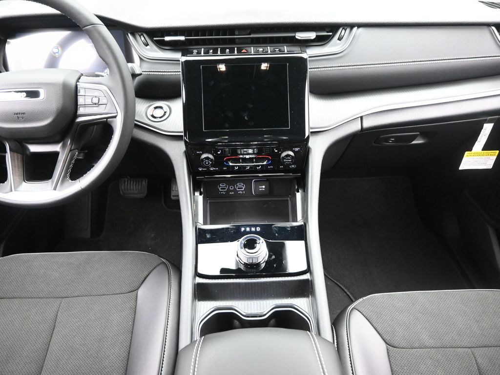 2025 Jeep Grand Cherokee Altitude X photo 11