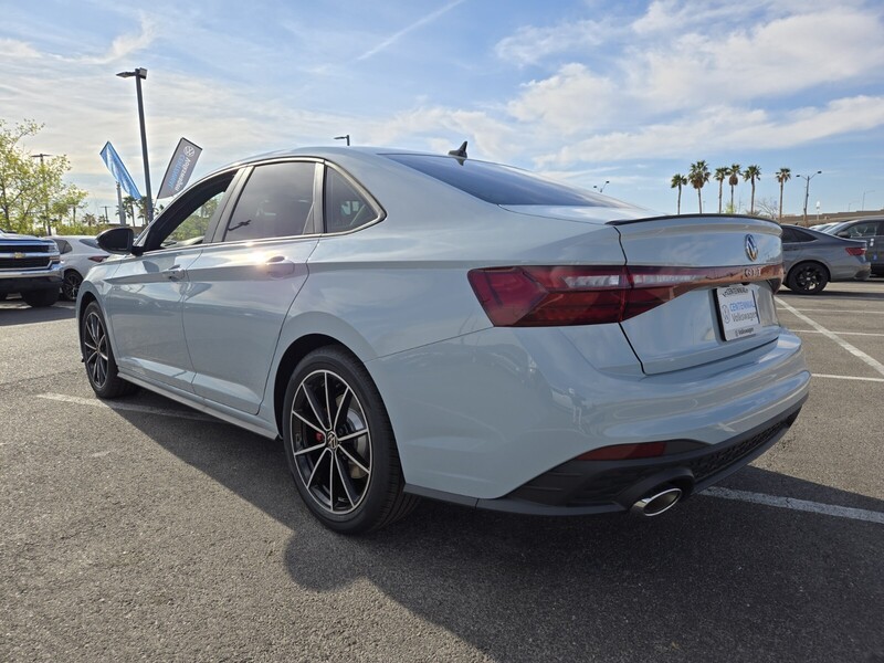 2025 Volkswagen Jetta GLI 2.0T Autobahn photo 3
