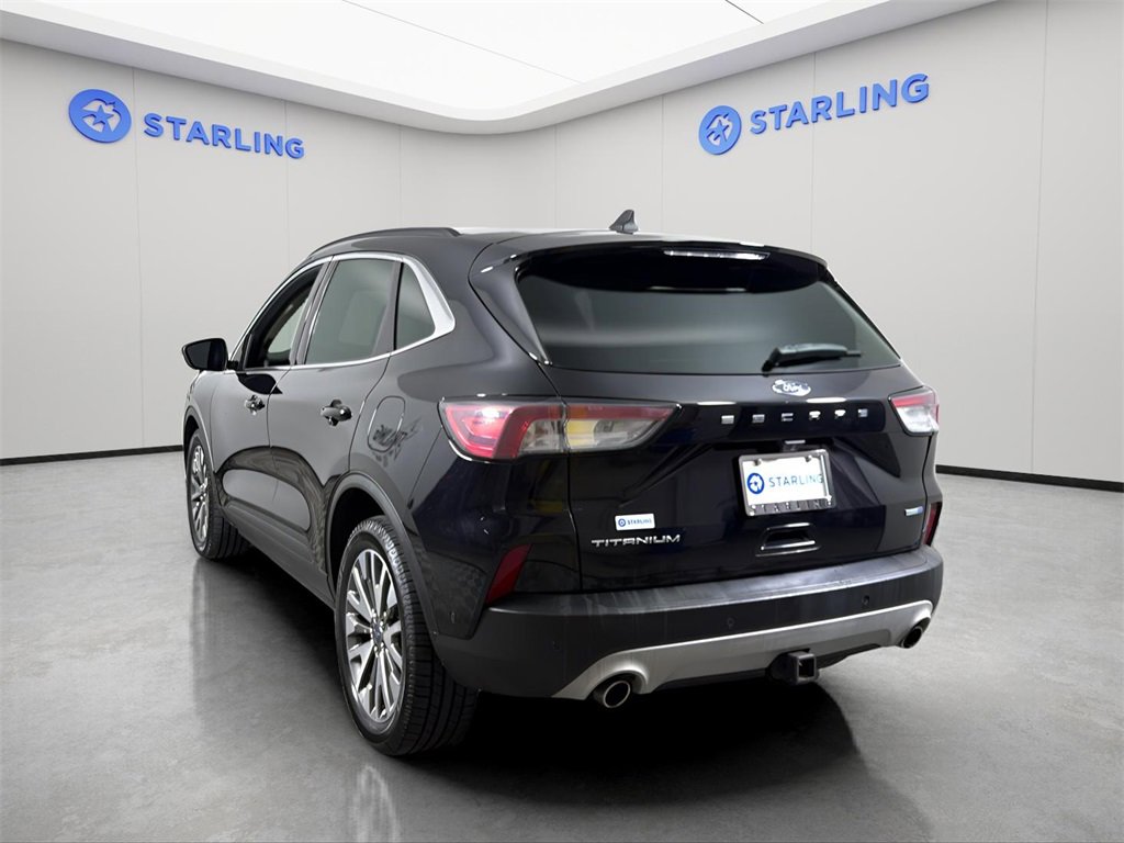 2020 Ford Escape Titanium photo 2