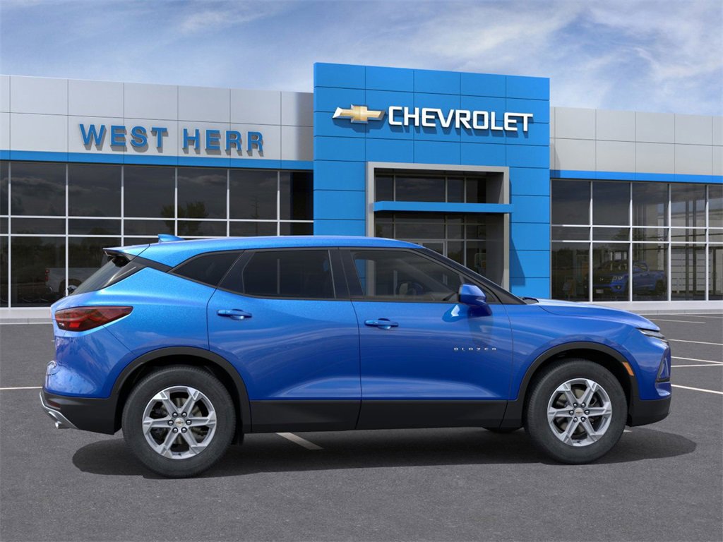 2025 Chevrolet Blazer 2LT photo 3