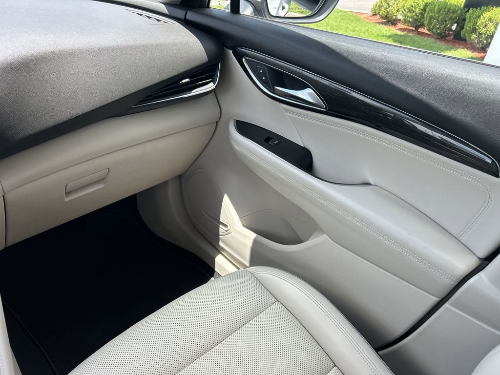 2022 Buick Envision Essence photo 17