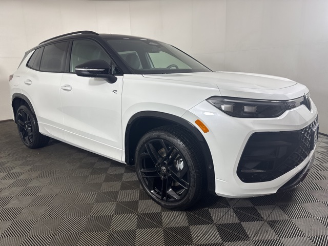 2026 Volkswagen Tiguan SE R-LINE BLACK's photo