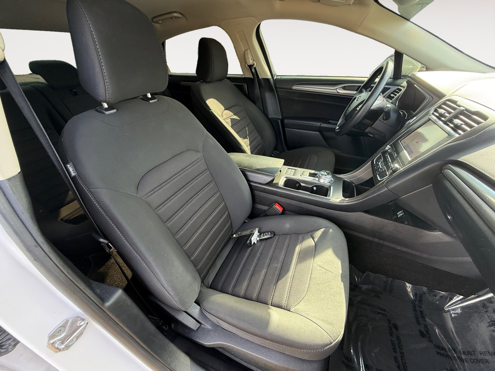 2020 Ford Fusion SE photo 19