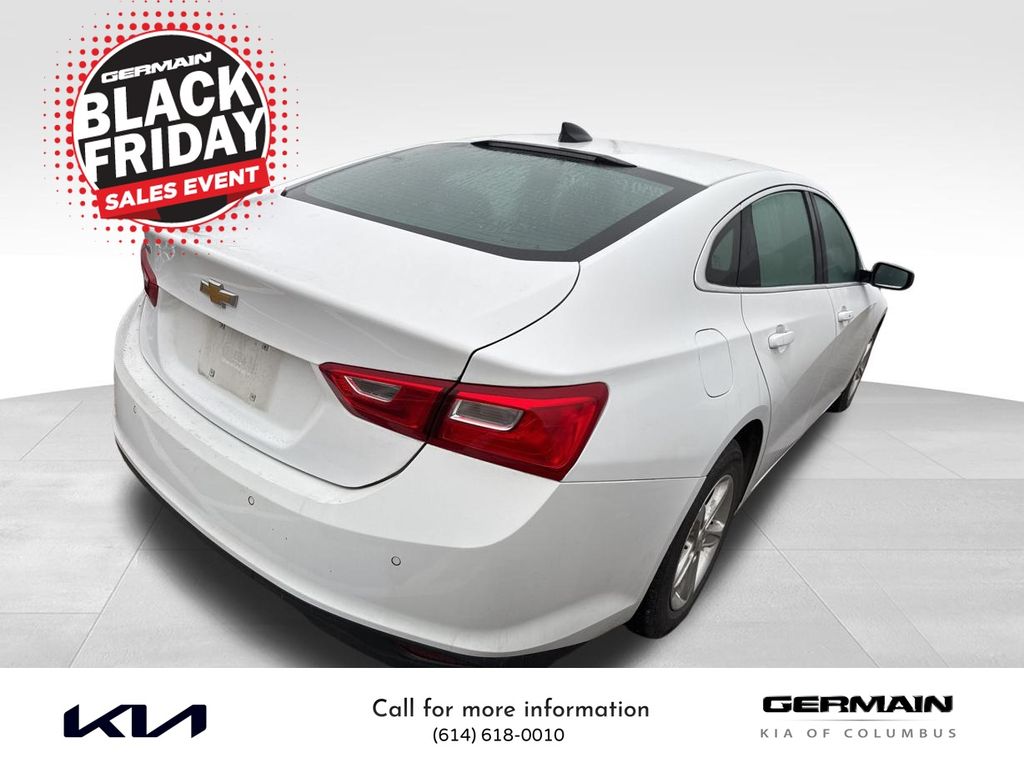 2022 Chevrolet Malibu LS photo 4