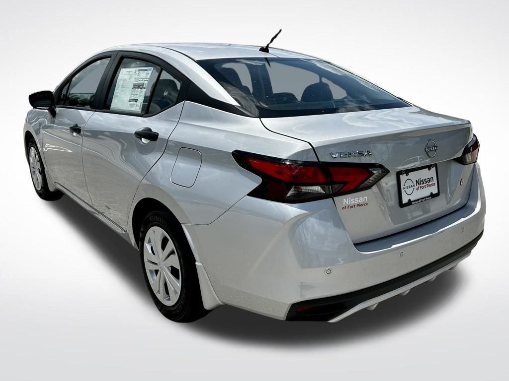 2025 Nissan Versa S photo 3