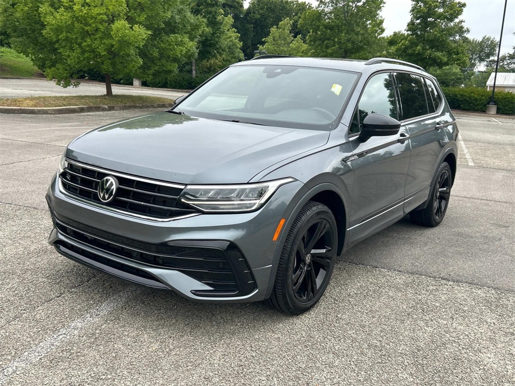 2023 Volkswagen Tiguan SE R-Line Black photo 3
