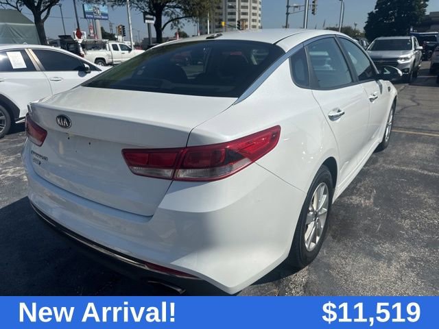 2017 Kia Optima LX photo 4
