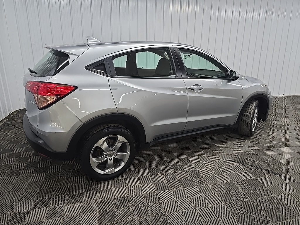 2017 Honda HR-V LX photo 3