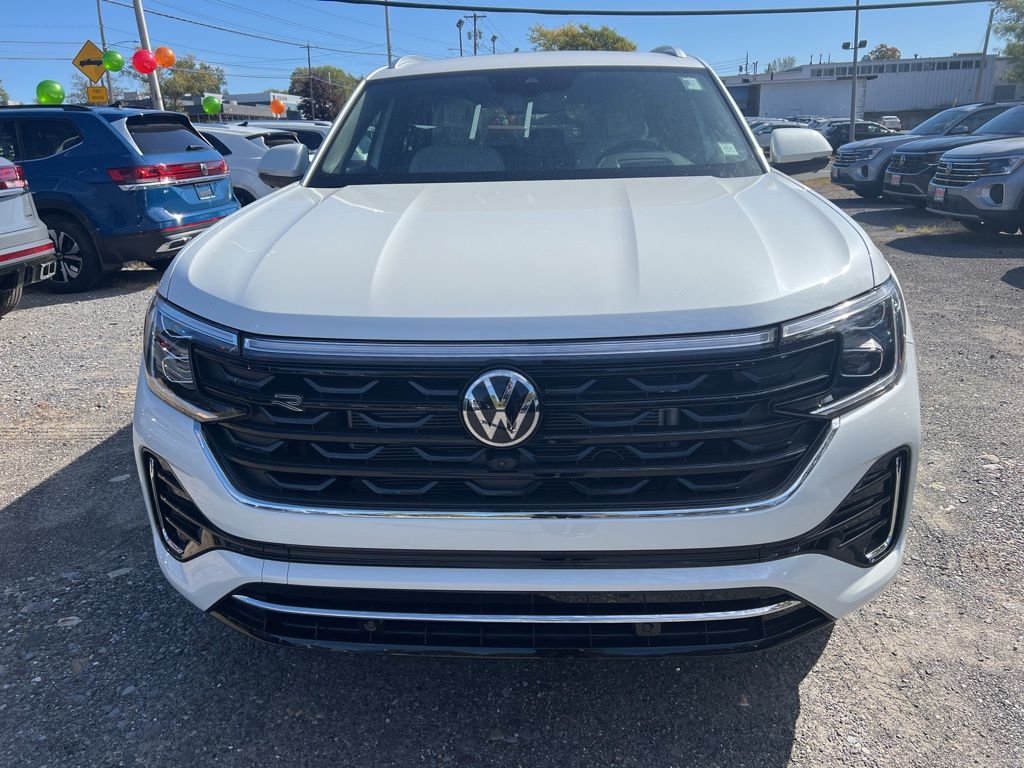 2026 Volkswagen Atlas Cross Sport SEL Premium R-Line photo 2