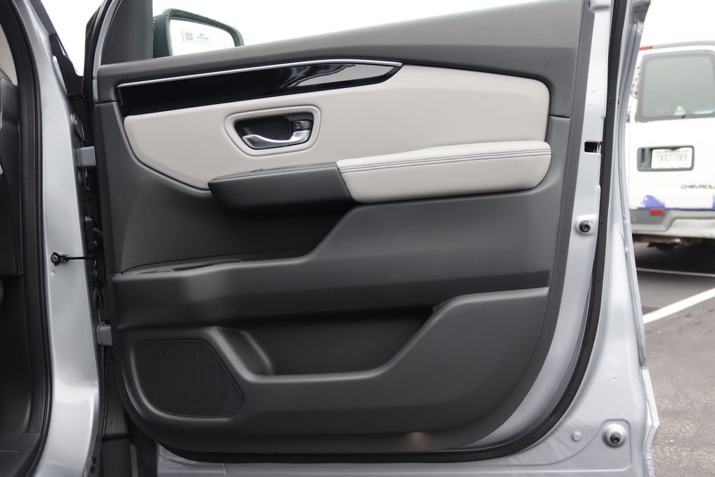 2025 Honda Pilot Touring photo 19