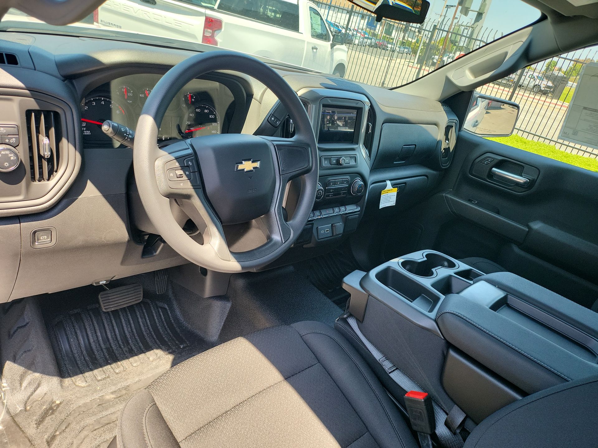 2025 Chevrolet Silverado 1500 photo 2