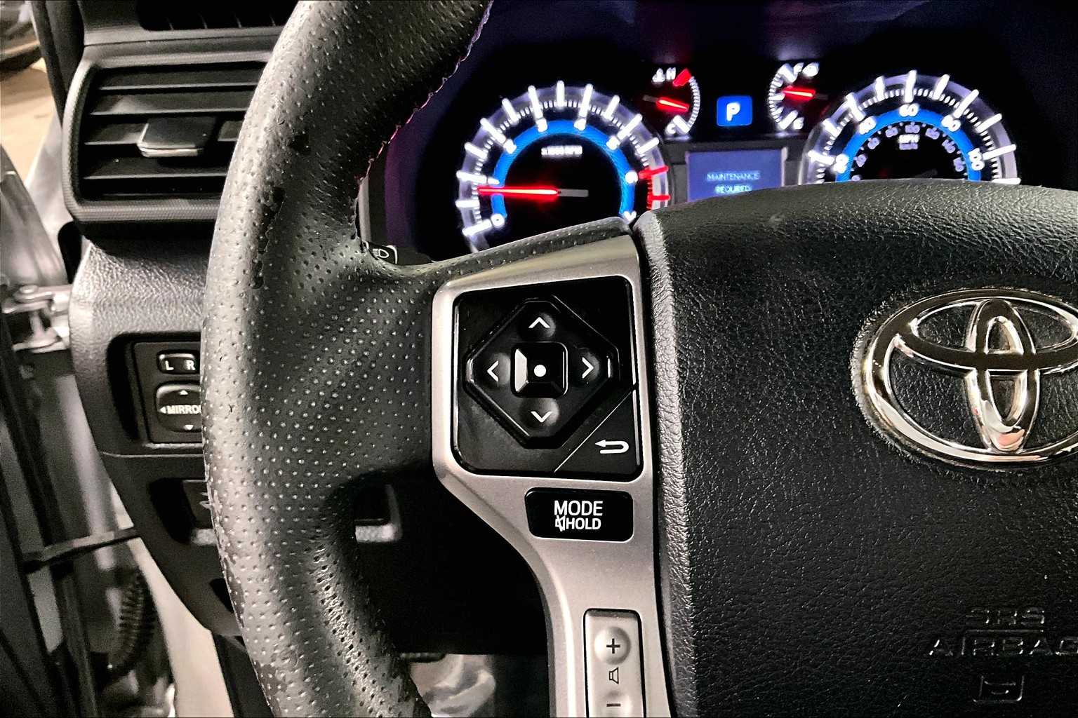 2018 Toyota 4Runner SR5 photo 21