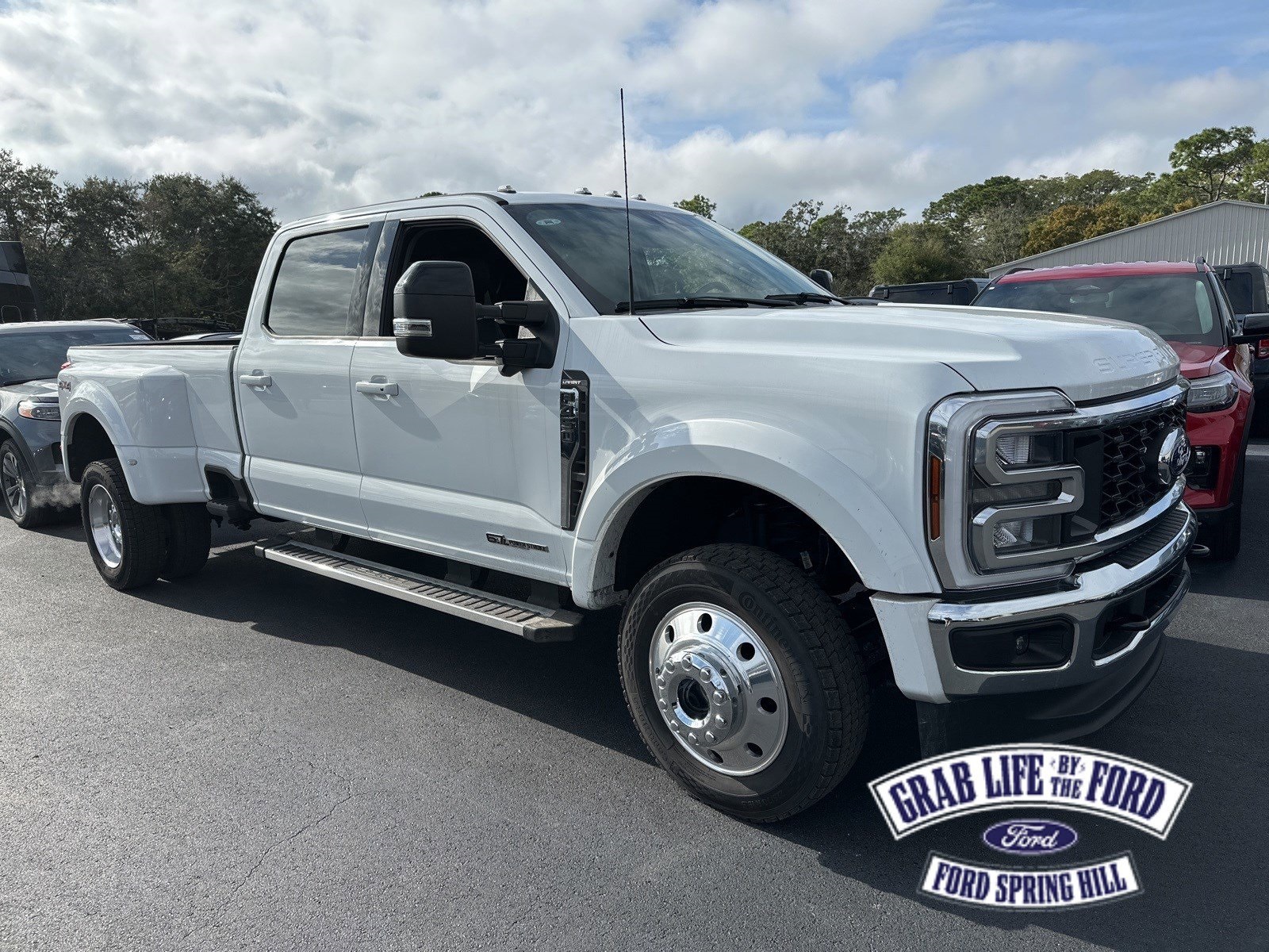 2024 Ford F-450 Super Duty Lariat's photo