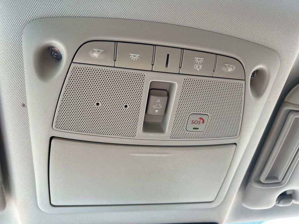 2022 Nissan Armada SL photo 31