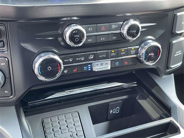 2026 Ford F-350 Lariat photo 11