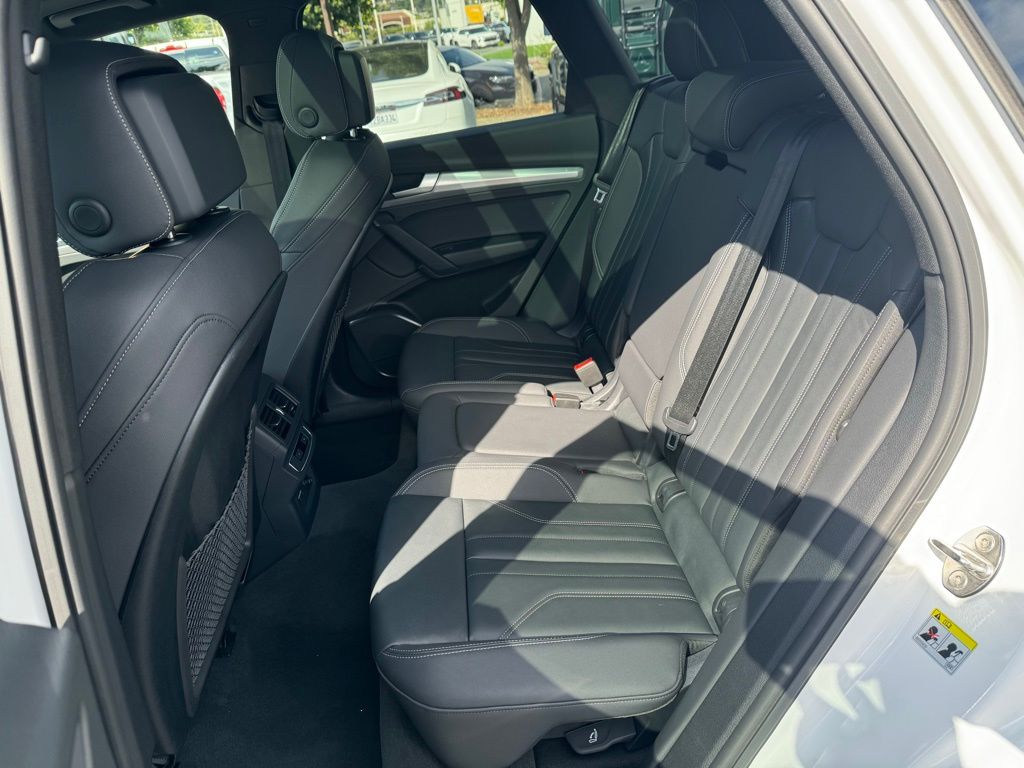 2025 Audi Q5 S line Premium photo 7