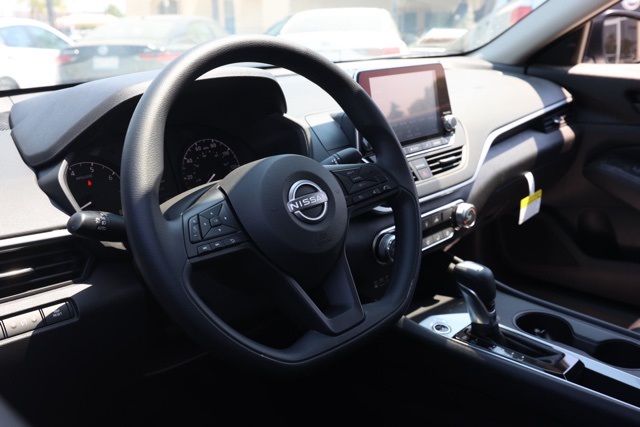 2025 Nissan Altima 2.5 S photo 13