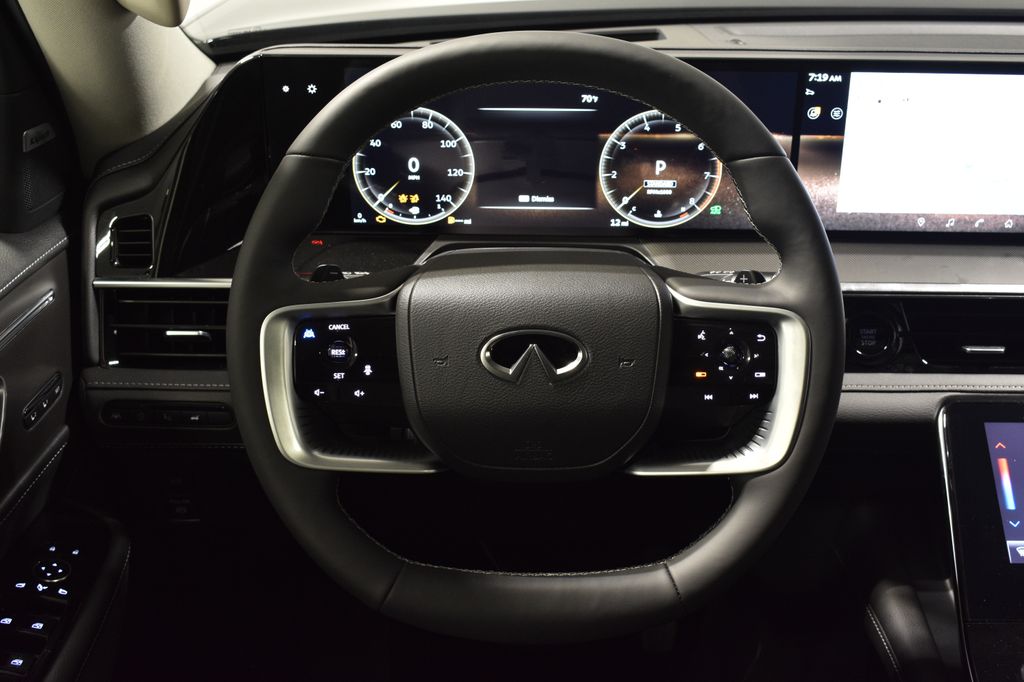 2026 Infiniti QX80 Luxe photo 16