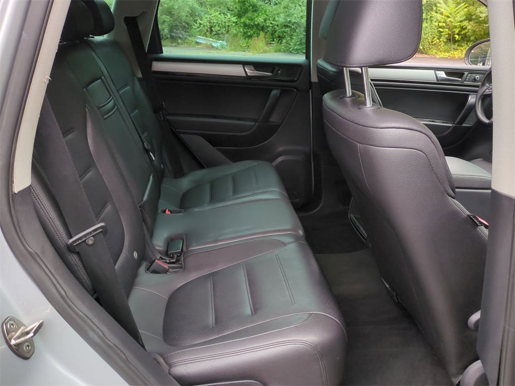 2011 Volkswagen Touareg VR6 FSI photo 25