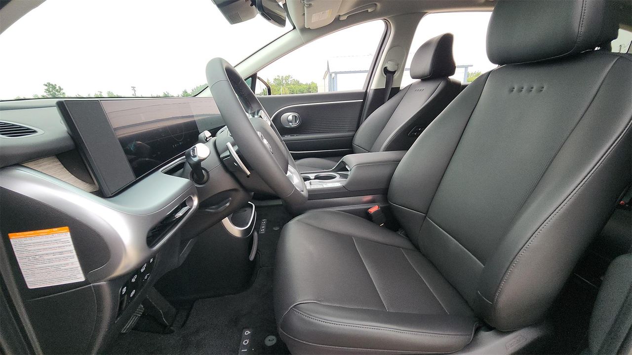 2026 Hyundai Ioniq SEL photo 9