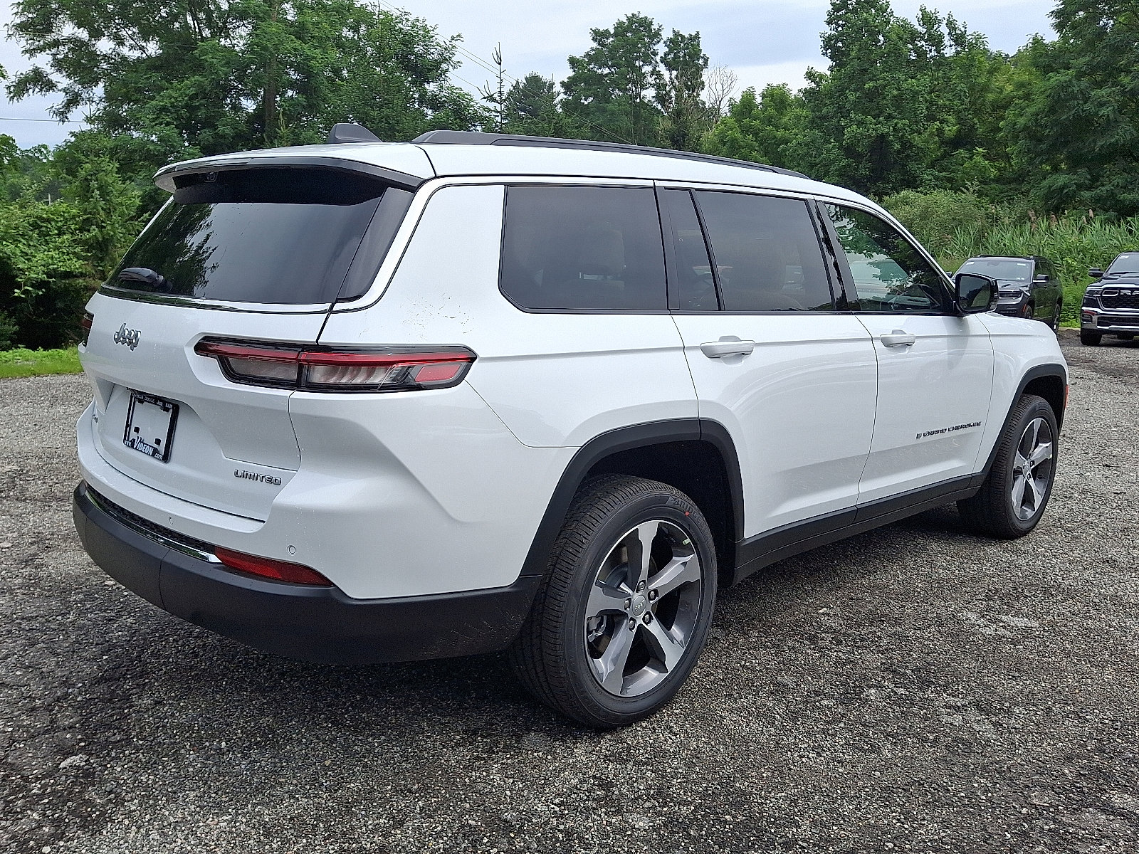 2025 Jeep Grand Cherokee Limited photo 4