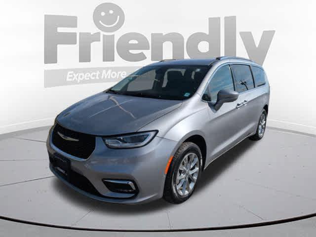 2021 Chrysler Pacifica Touring L's photo