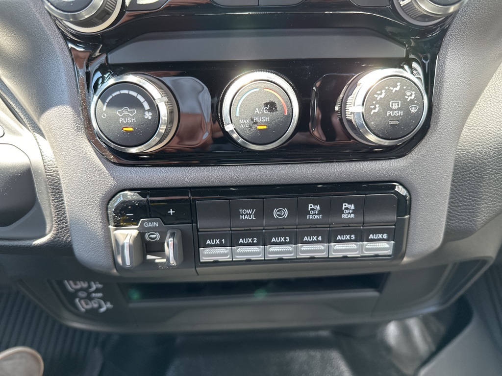 2025 Ram 2500 Big Horn photo 17