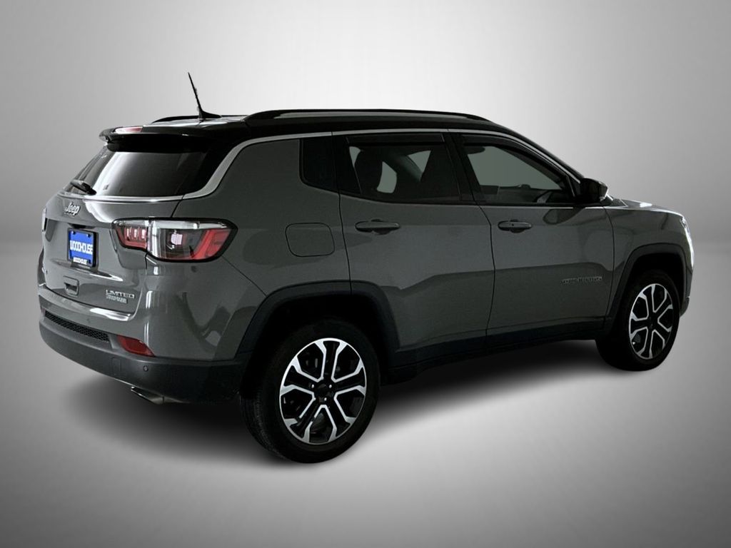 2022 Jeep Compass Limited photo 2