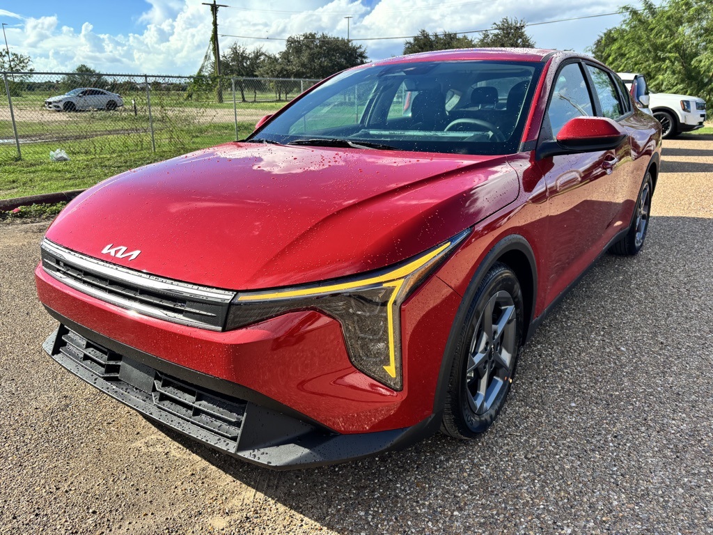 2025 Kia K4 LXS photo 3