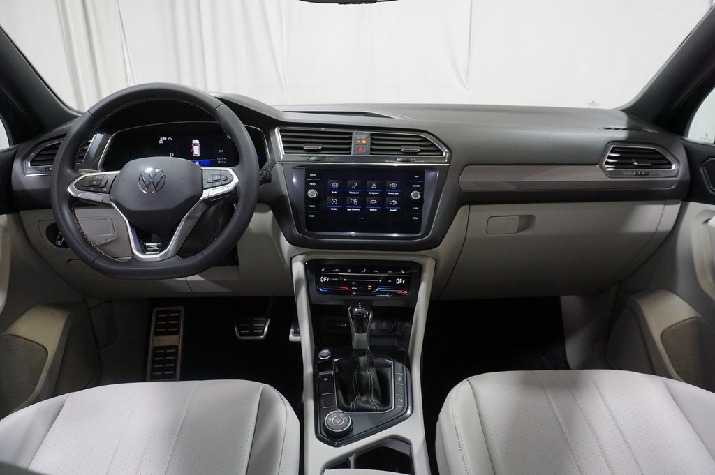 2023 Volkswagen Tiguan SE R-Line Black photo 13