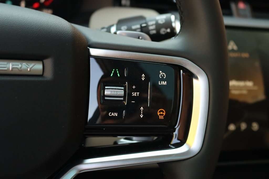 2025 Land Rover Discovery Sport S photo 14