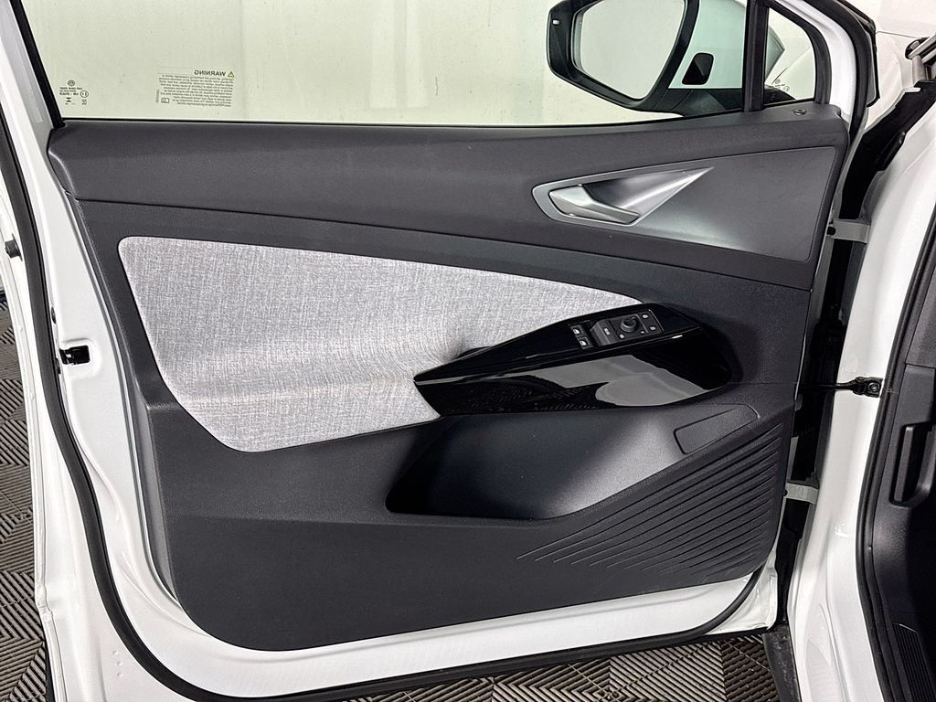 2024 Volkswagen ID.4 Standard photo 10