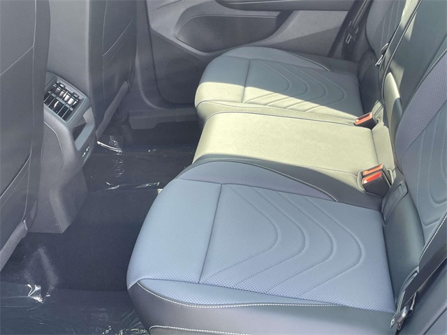 2025 Volkswagen Tiguan SE photo 11