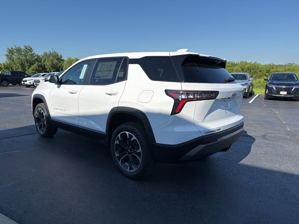 2026 Chevrolet Equinox LT photo 2