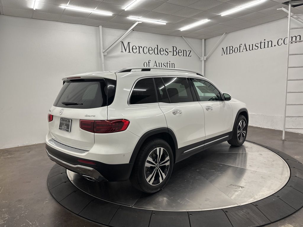 2026 Mercedes Benz GLB 250 4MATIC photo 4