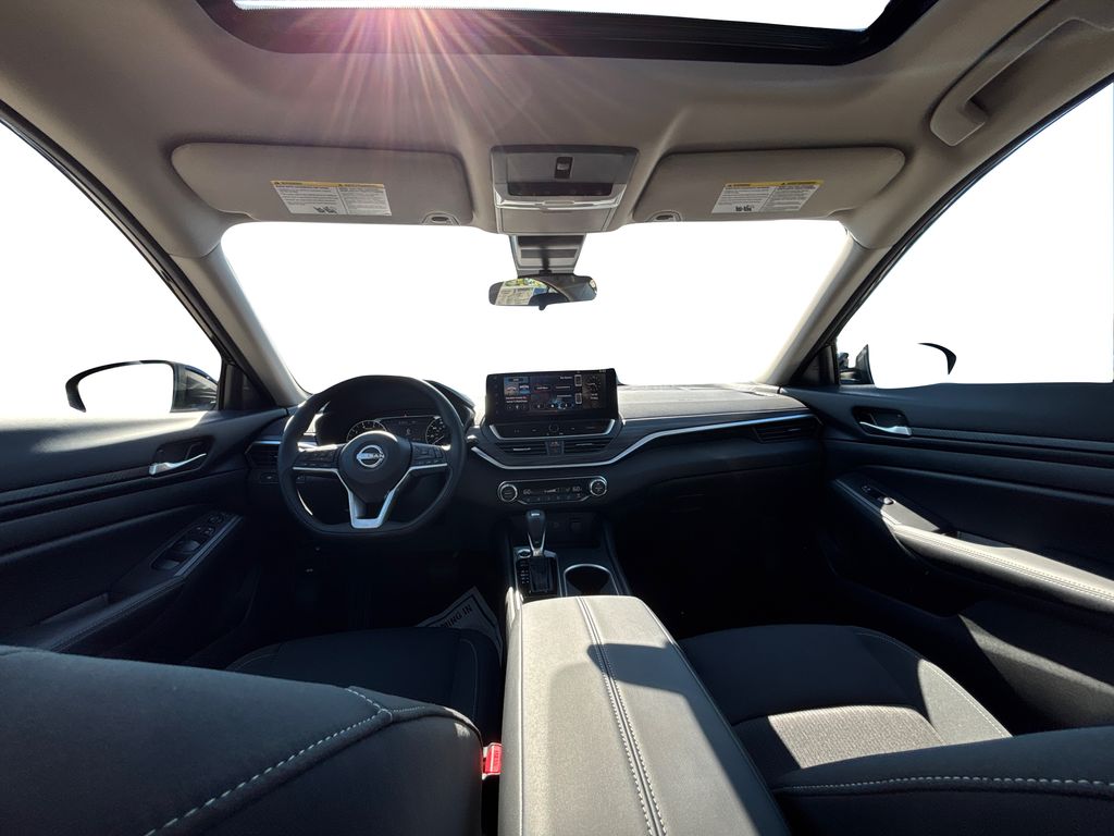 2025 Nissan Altima 2.5 SV photo 15