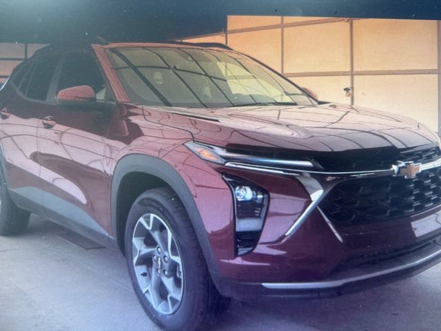 2025 Chevrolet Trax LT's photo