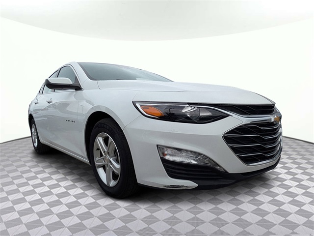 2024 Chevrolet Malibu 1LT photo 3