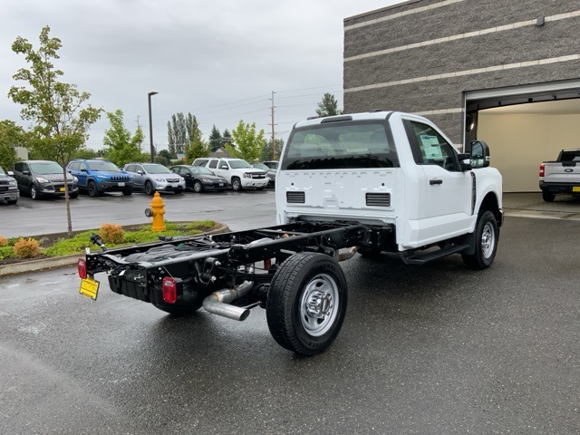 2025 Ford F-350 photo 4