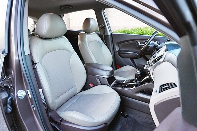 Used 2015 Brown Hyundai SE image 11