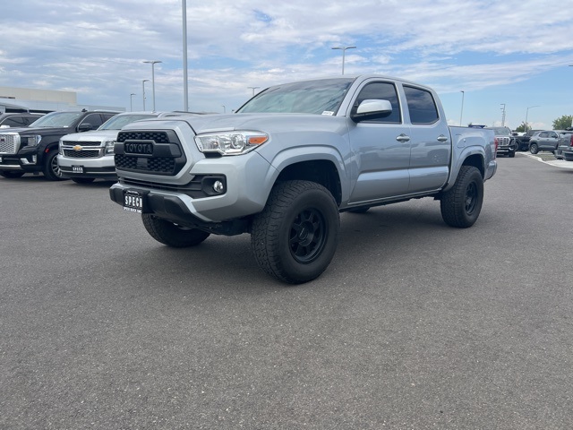 2022 Toyota Tacoma SR photo 3