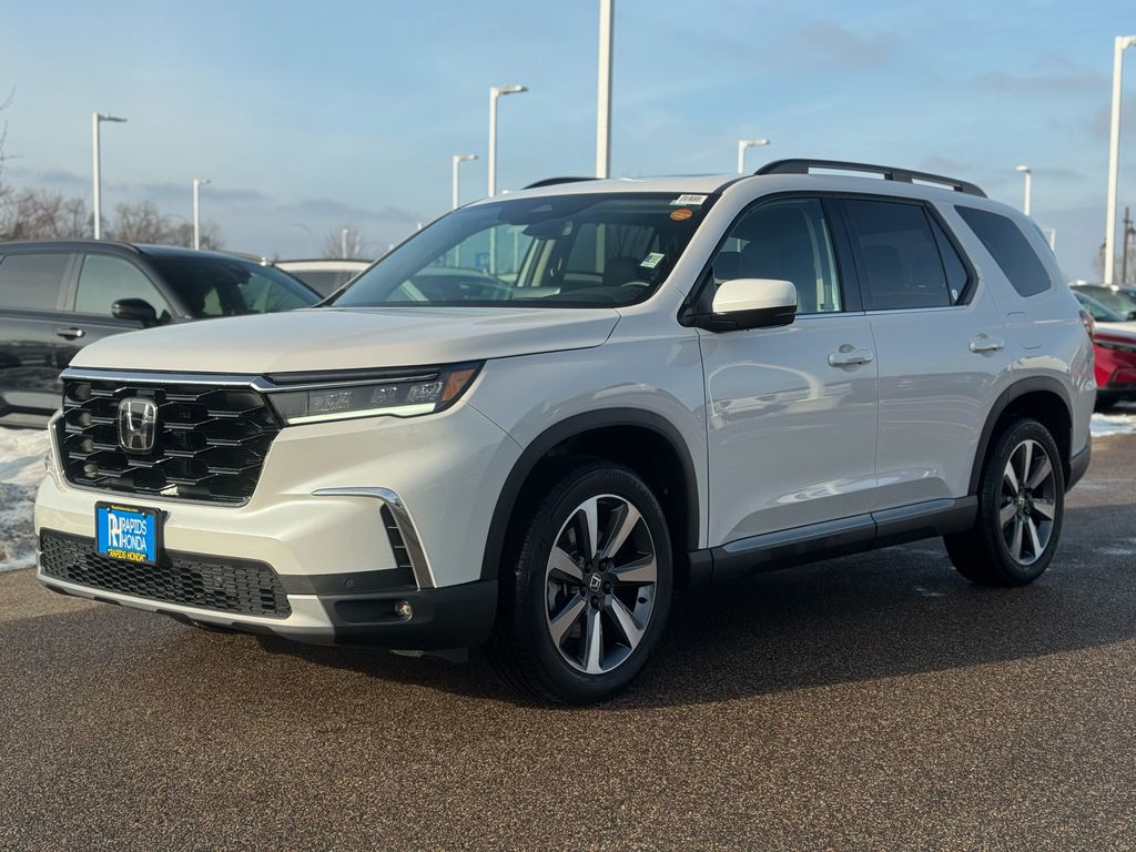 Used 2025 Honda Pilot Touring with VIN 5FNYG1H70SB136123 for sale in Coon Rapids, Minnesota