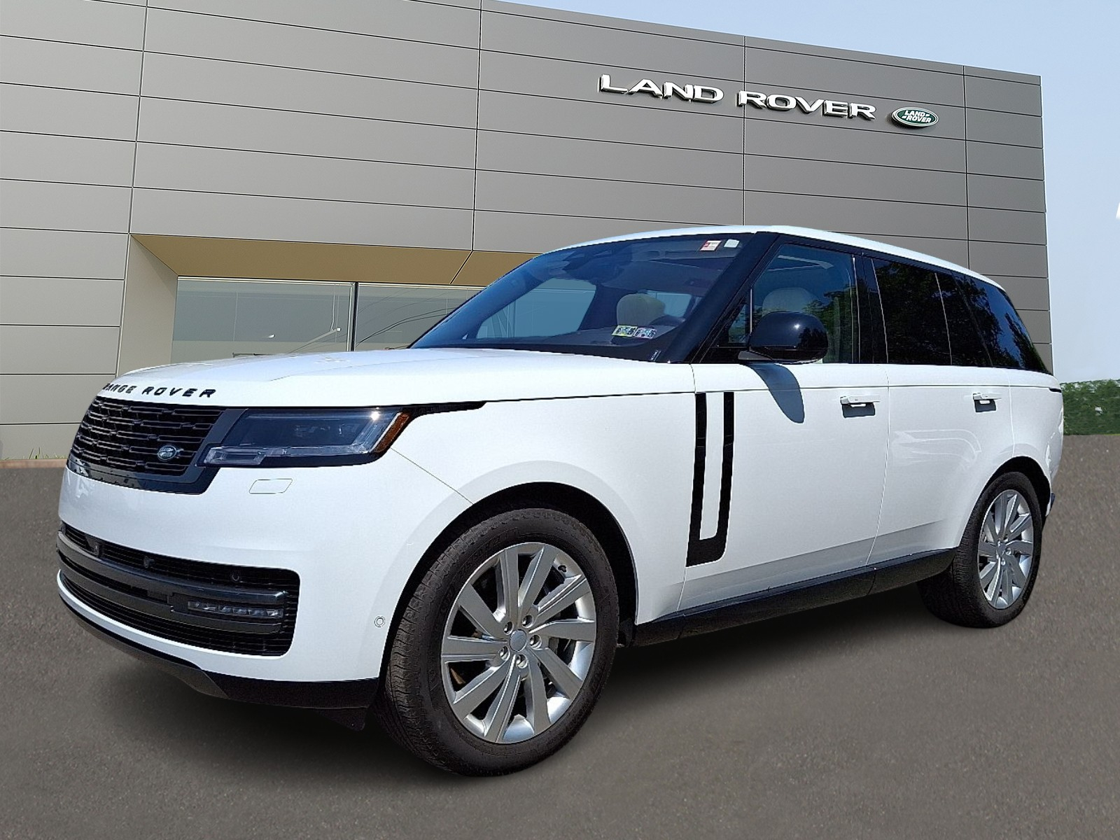 2023 Land Rover Range Rover SE's photo