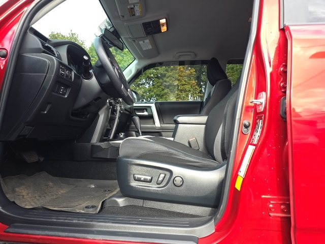 2022 Toyota 4Runner SR5 photo 10